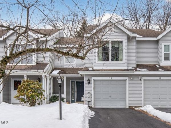 38 Stoney Creek Drive, Clifton Park, NY 12065