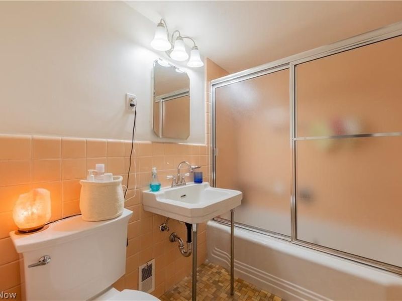 13710 Shaker Boulevard, Unit 405, Cleveland, OH 44120 Photo 18