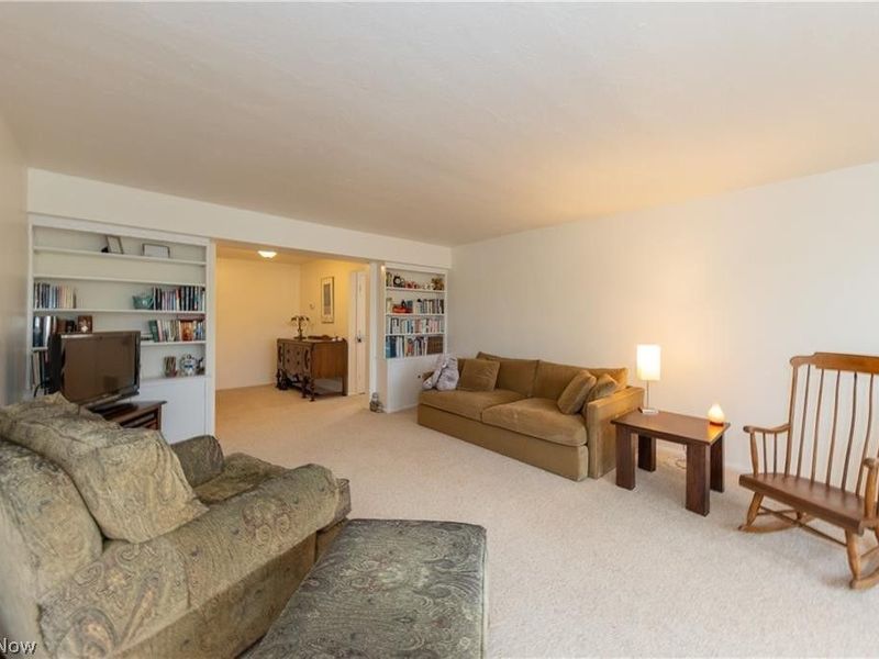 13710 Shaker Boulevard, Unit 405, Cleveland, OH 44120 Photo 3