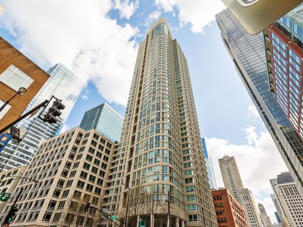 345 N La Salle Drive , Unit 1009, Chicago, IL 60654