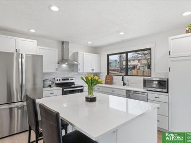 501 Laredo Road, Papillion, NE 68046