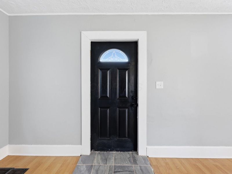 1452 Summit Street , Columbus, OH 43201 Photo 2