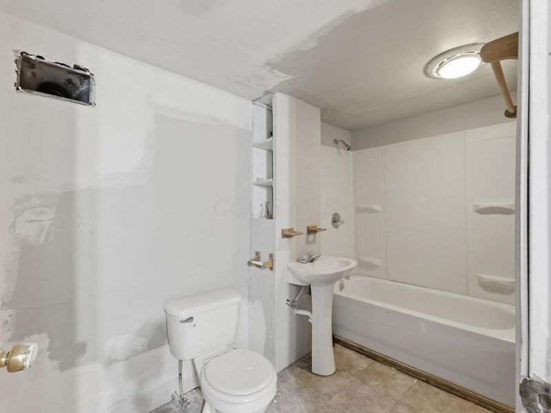 1452 Summit Street , Columbus, OH 43201 Photo 22