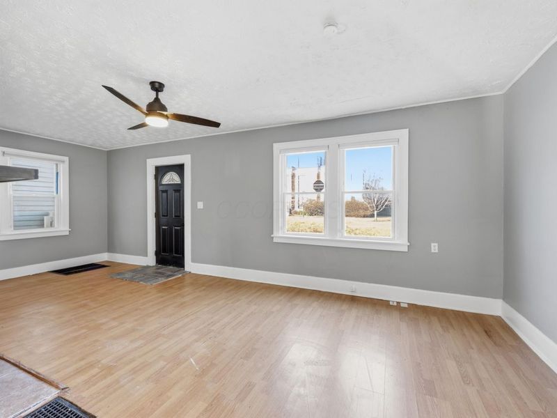 1452 Summit Street , Columbus, OH 43201 Photo 3