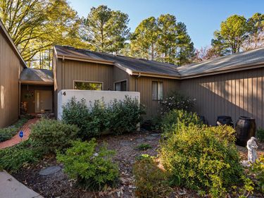 4 Wellesley Place, Chapel Hill, NC 27517