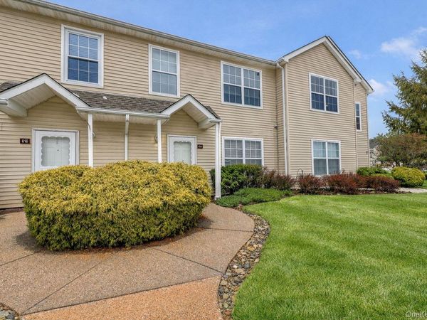 614 Crab Apple Lane, New Windsor, NY 12553