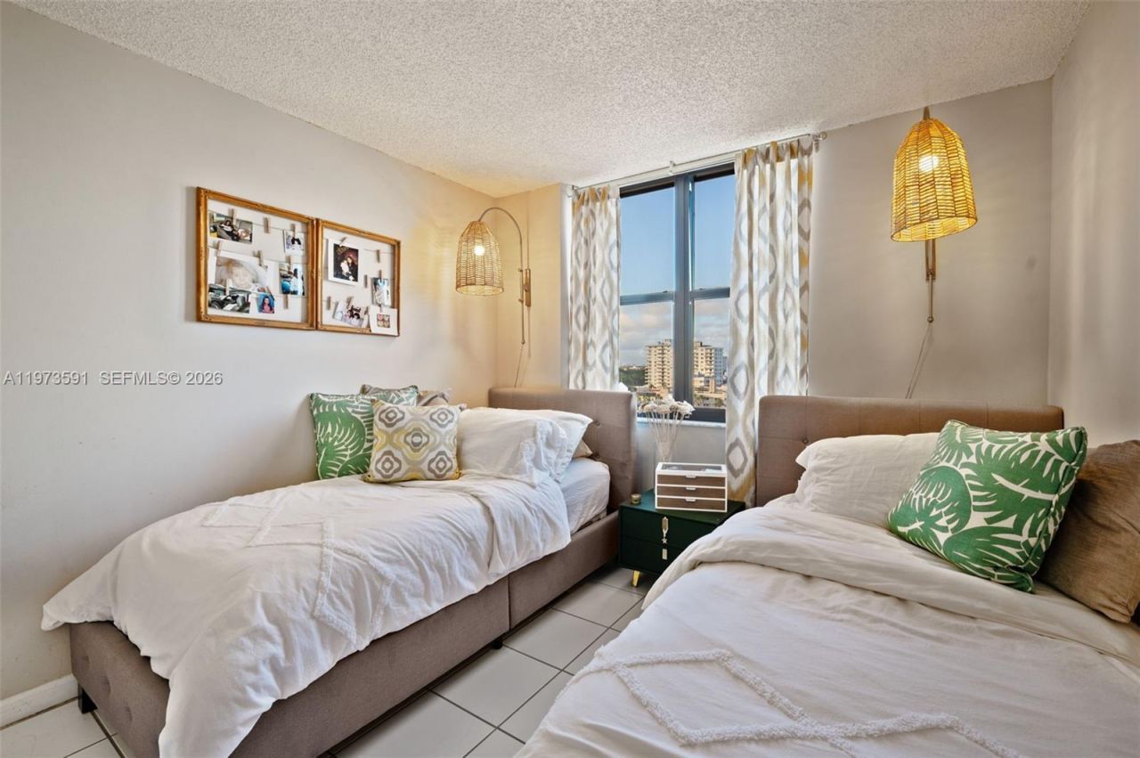 2555 Collins Ave, Unit 1002, Miami Beach, FL 33140 Photo