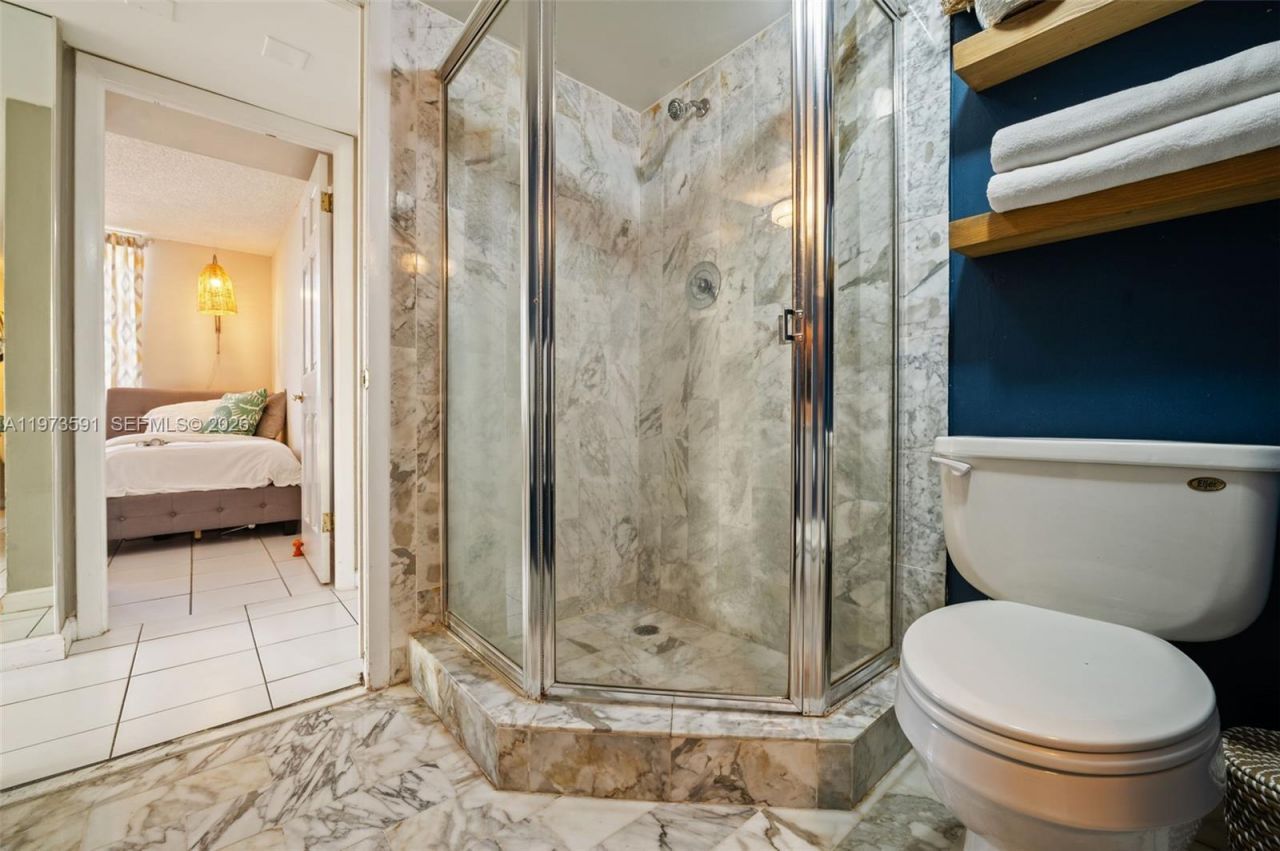 2555 Collins Ave, Unit 1002, Miami Beach, FL 33140 Photo