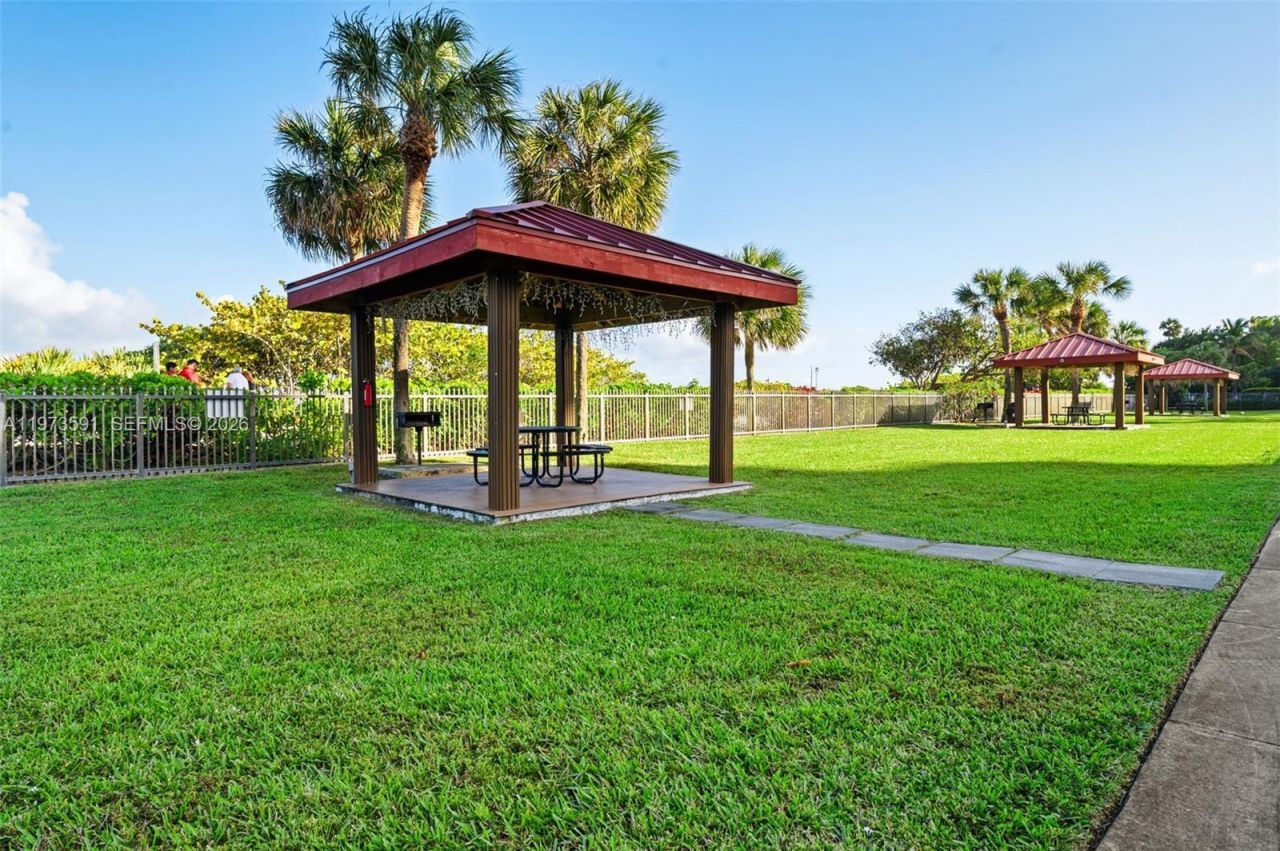 2555 Collins Ave, Unit 1002, Miami Beach, FL 33140 Photo