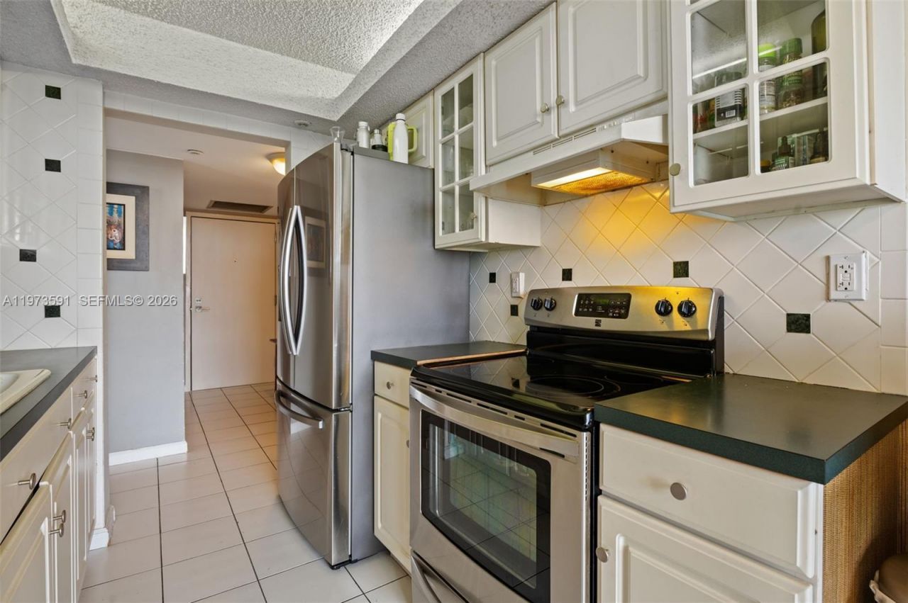 2555 Collins Ave, Unit 1002, Miami Beach, FL 33140 Photo