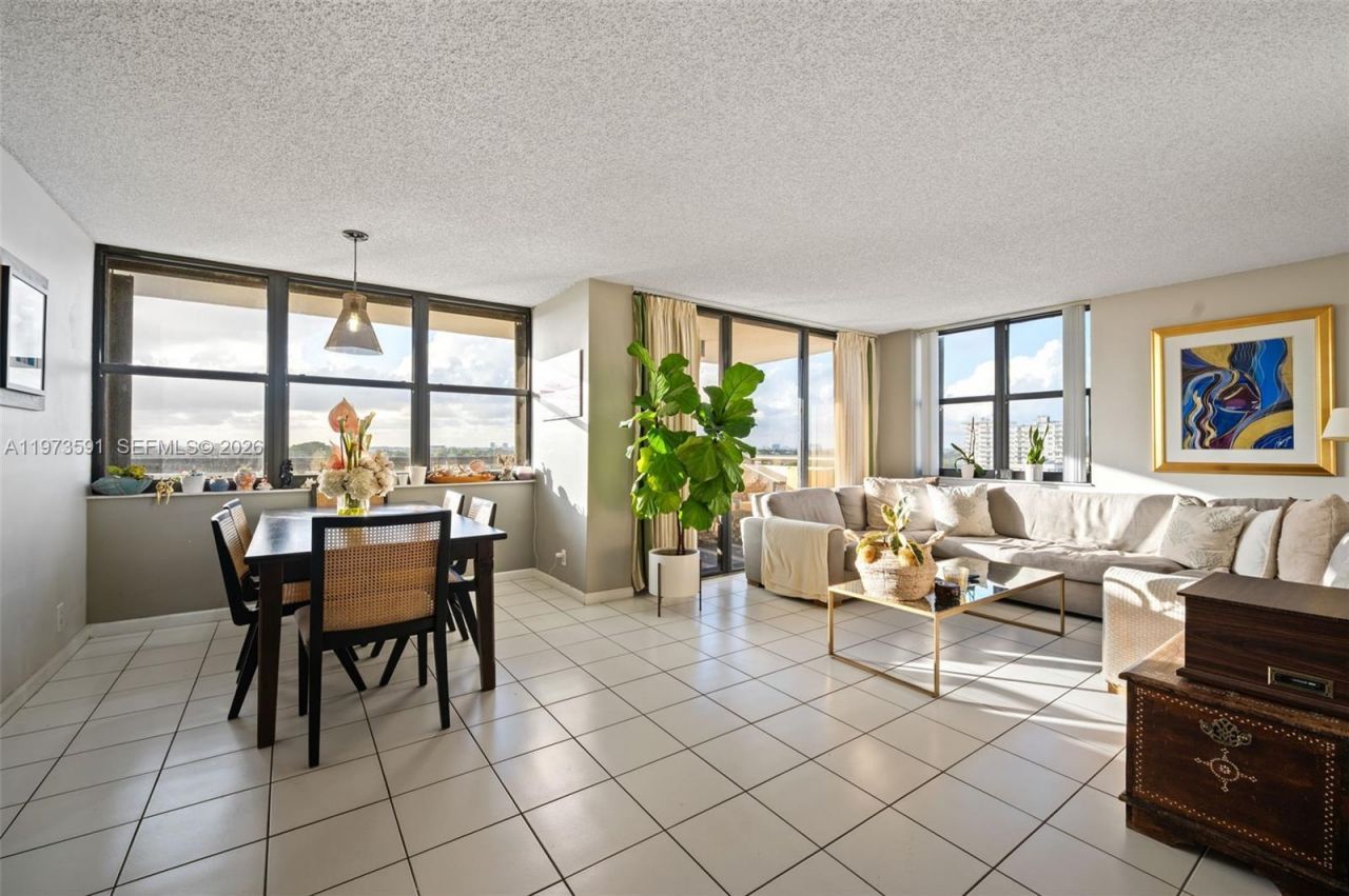 2555 Collins Ave, Unit 1002, Miami Beach, FL 33140 Photo