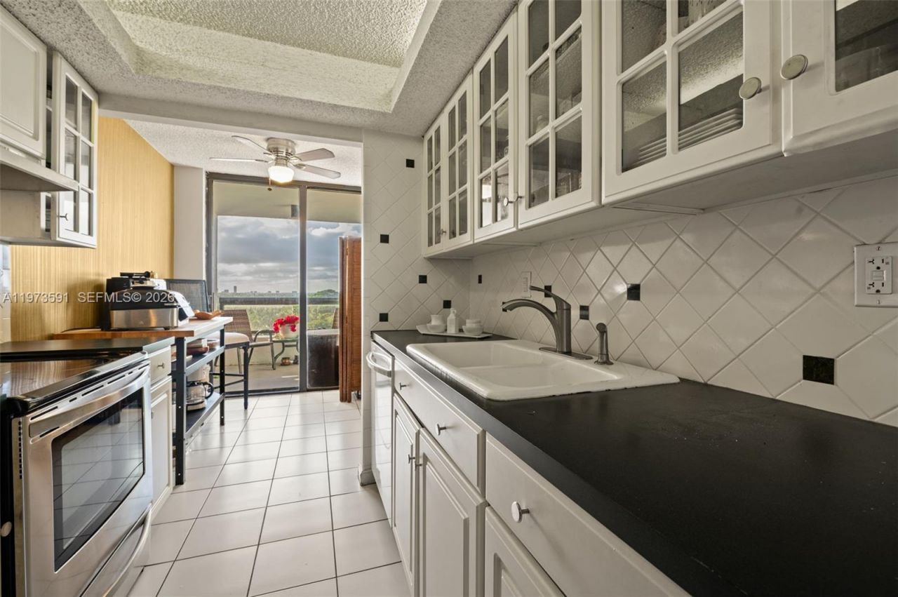 2555 Collins Ave, Unit 1002, Miami Beach, FL 33140 Photo