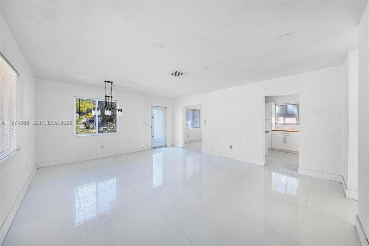 276 NW 40th St , Miami, FL 33127 Photo