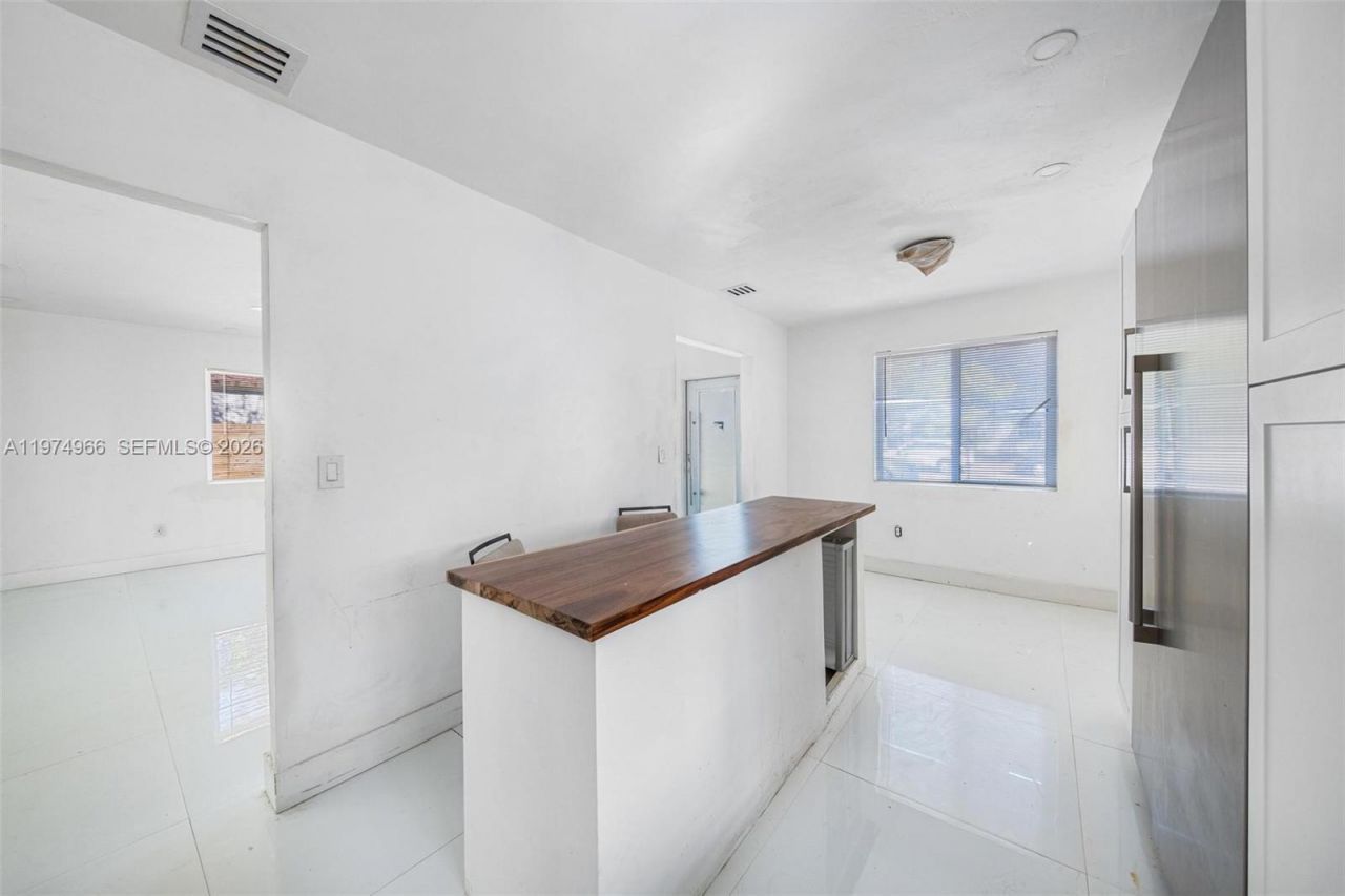 276 NW 40th St , Miami, FL 33127 Photo