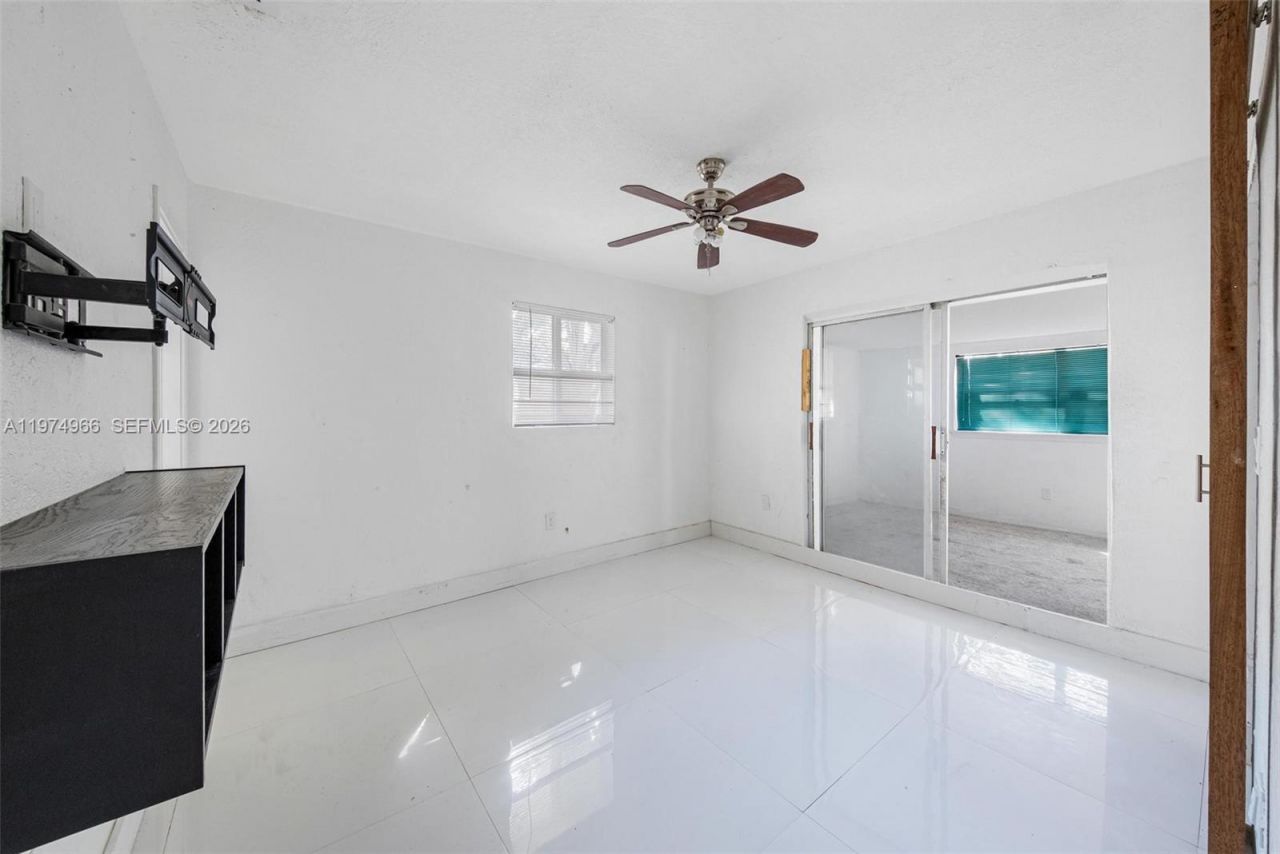 276 NW 40th St , Miami, FL 33127 Photo