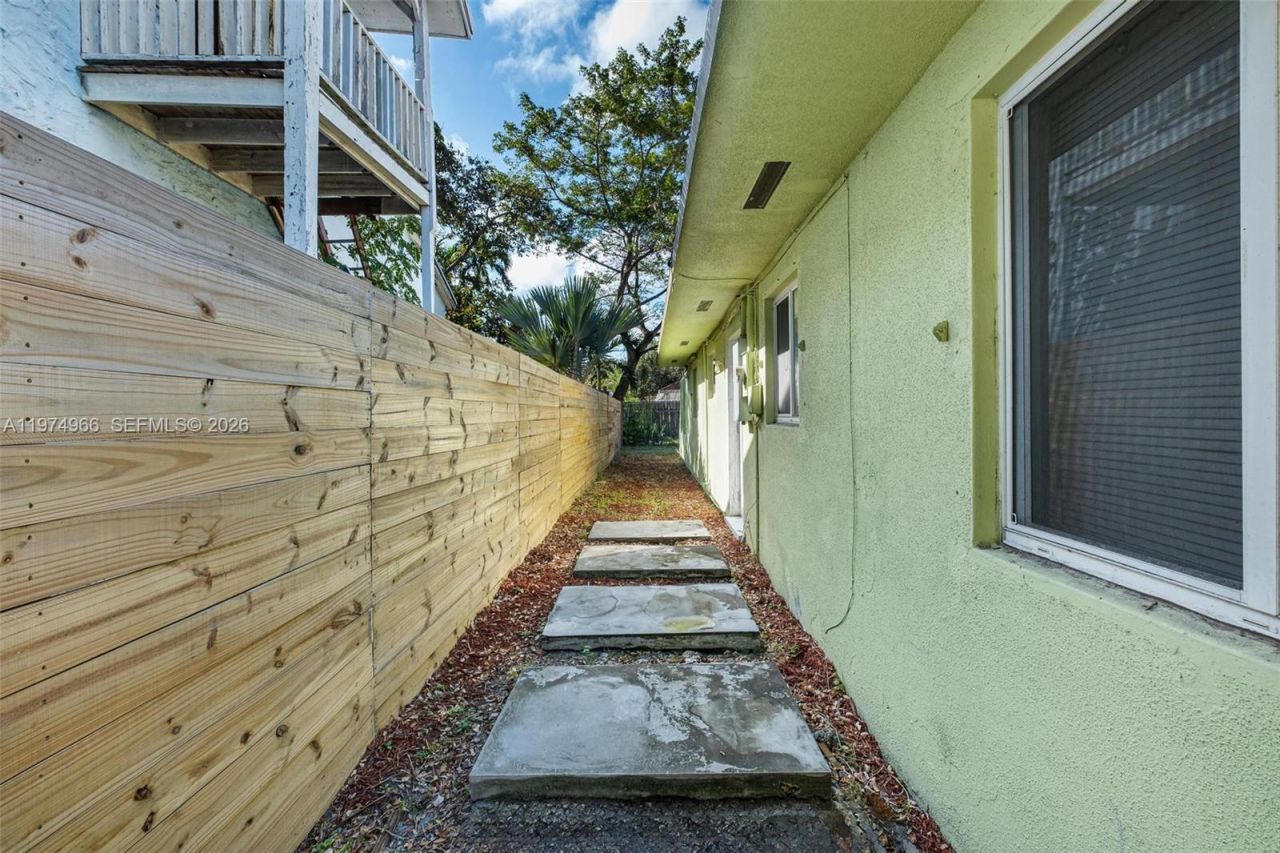 276 NW 40th St , Miami, FL 33127 Photo