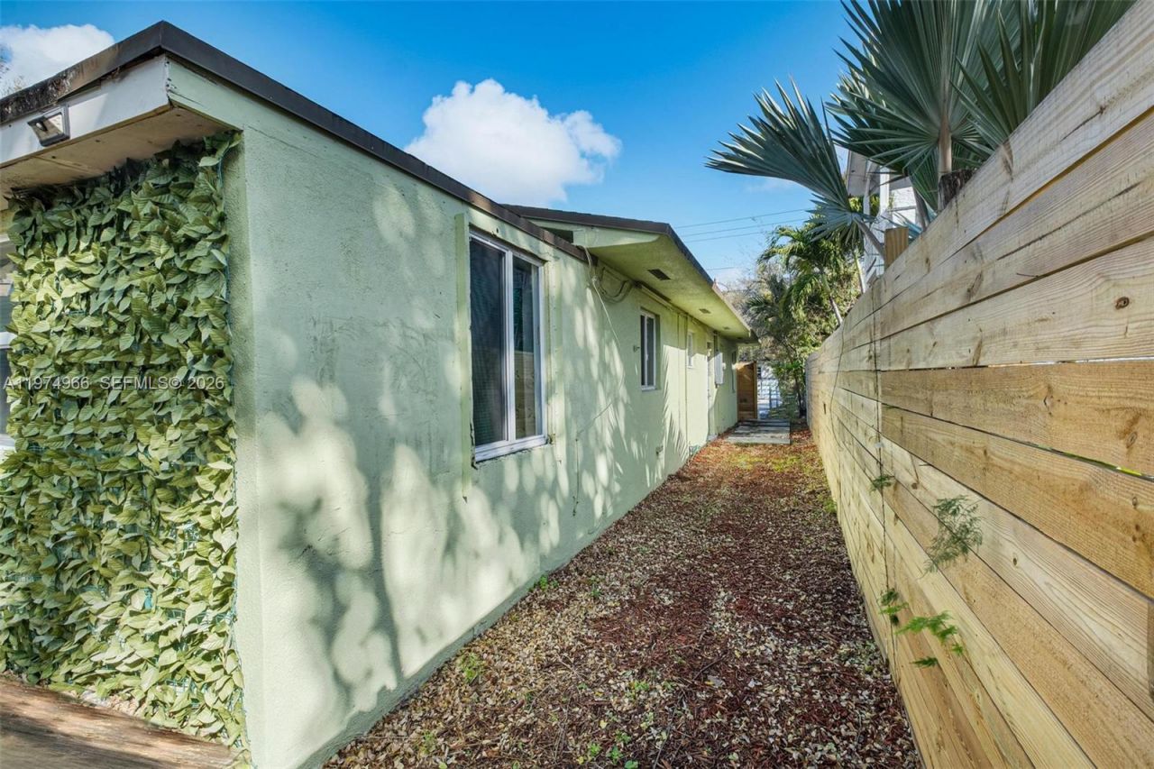 276 NW 40th St , Miami, FL 33127 Photo