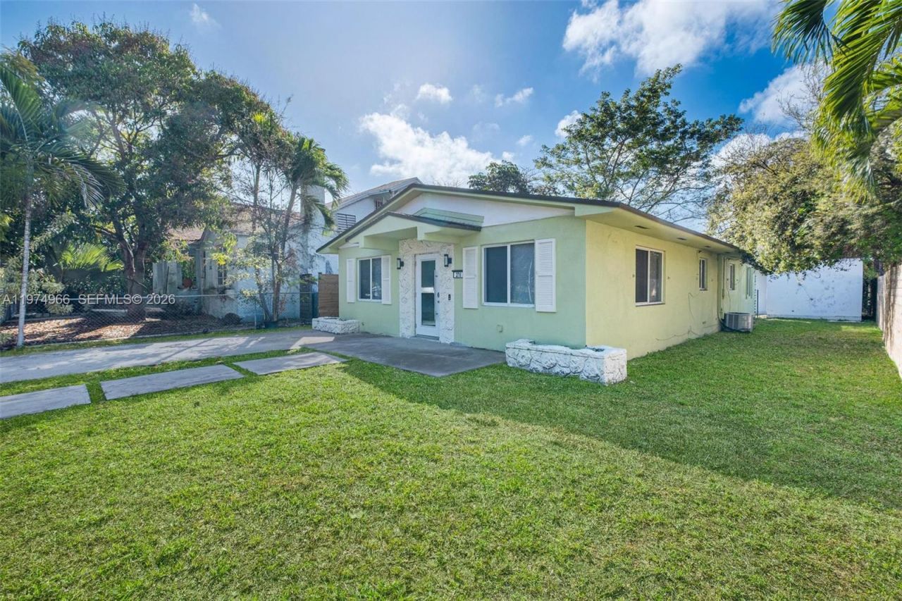 276 NW 40th St , Miami, FL 33127 Photo