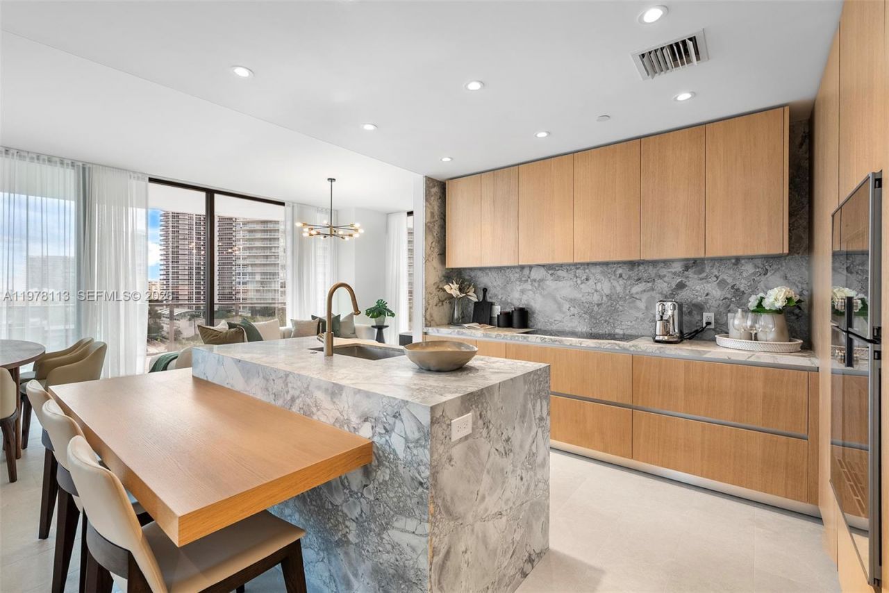 500 Alton , Unit 901, Miami Beach, FL 33139 Photo