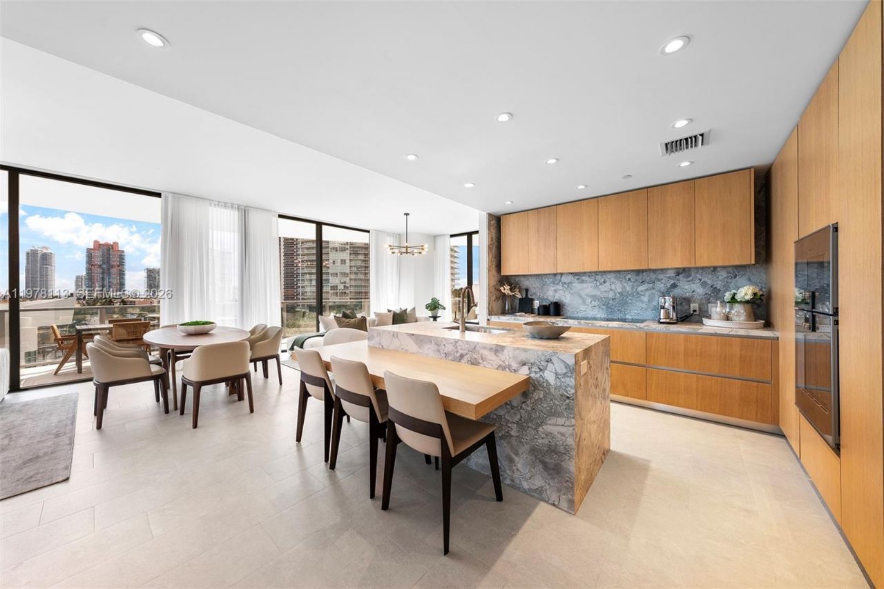 500 Alton , Unit 901, Miami Beach, FL 33139 Photo