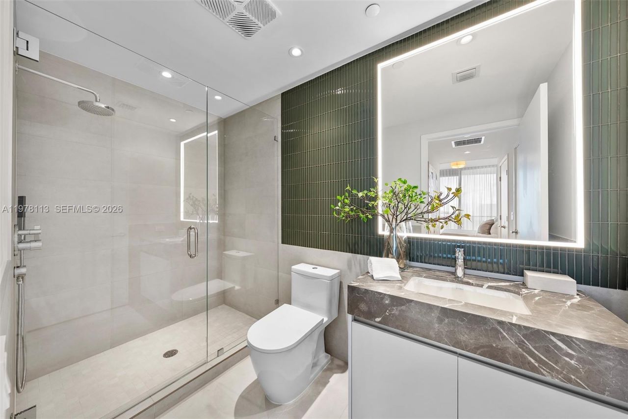 500 Alton , Unit 901, Miami Beach, FL 33139 Photo