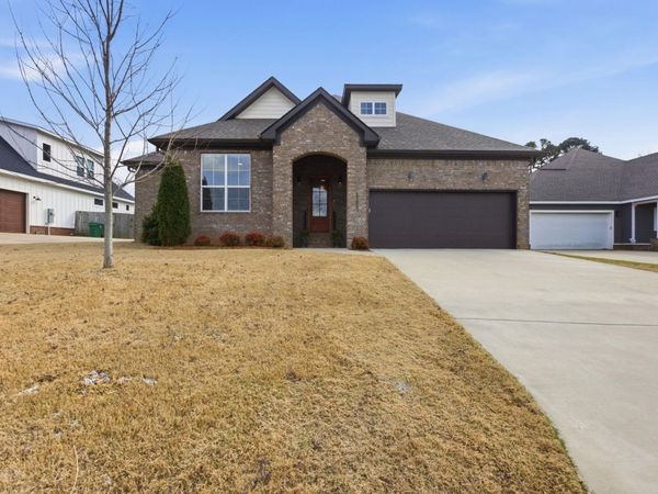 1153 Essex Drive, Benton, AR 72019