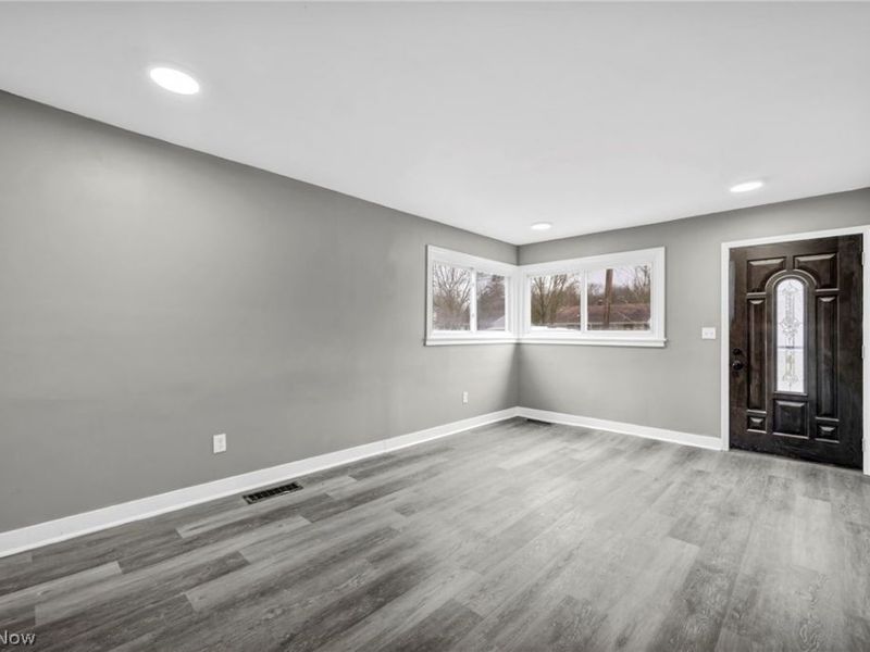 109 Forest Drive, Bedford, OH 44146 Photo 7