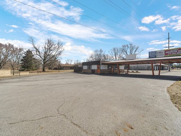 508 Us-421, Medaryville, IN 47957