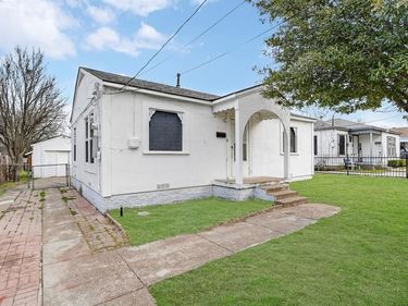 4123 Dawes Drive, Dallas, TX 75211