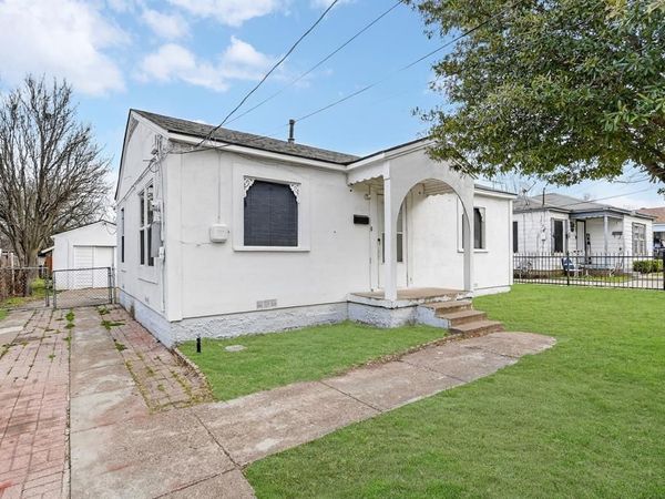 4123 Dawes Drive, Dallas, TX 75211