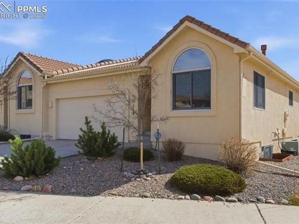 215 Luxury Lane, Colorado Springs, CO 80921