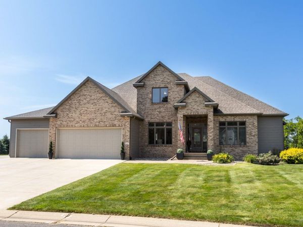 1046 Bush Court SW, Eyota, MN 55934