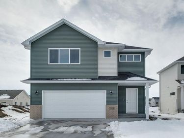 2529 36th Avenue S, Moorhead, MN 56560