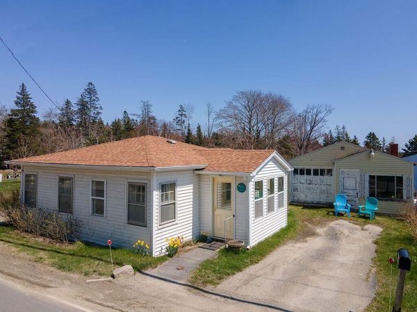 7 N Main Street, Stonington, ME 04681