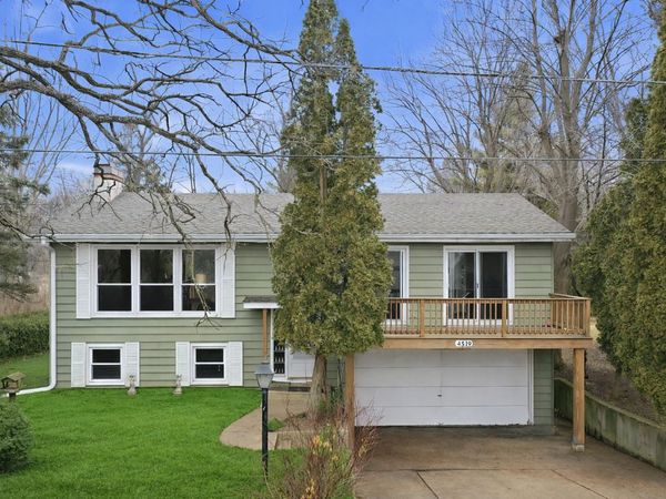 4519 W Shore Drive, Wonder Lake, IL 60097