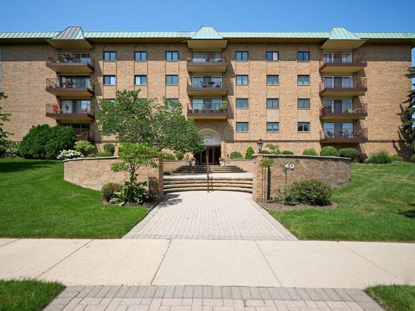 40 S Main Street , Unit 4A, Glen Ellyn, IL 60137