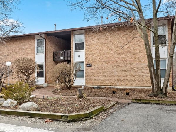 5525 E LAKE Drive, Unit A, Lisle, IL 60532