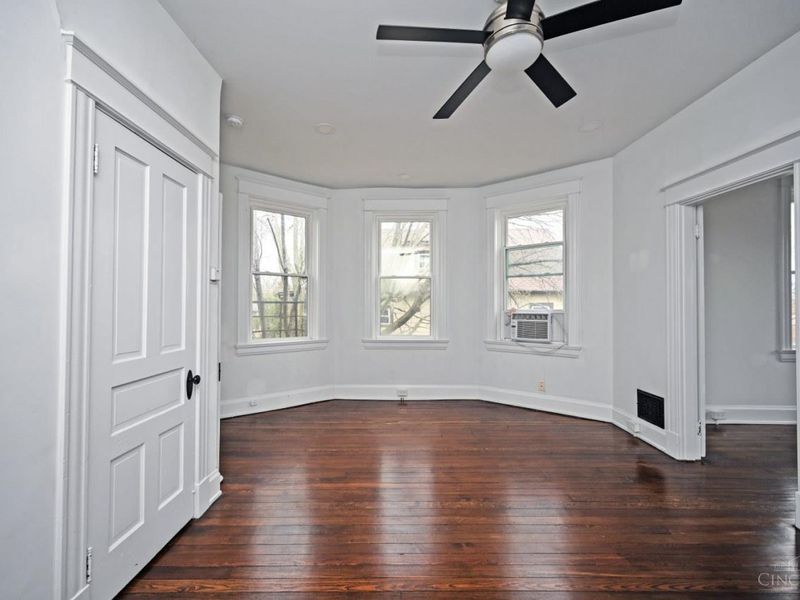 3914 S Madison Avenue, Cincinnati, OH 45212 Photo 5