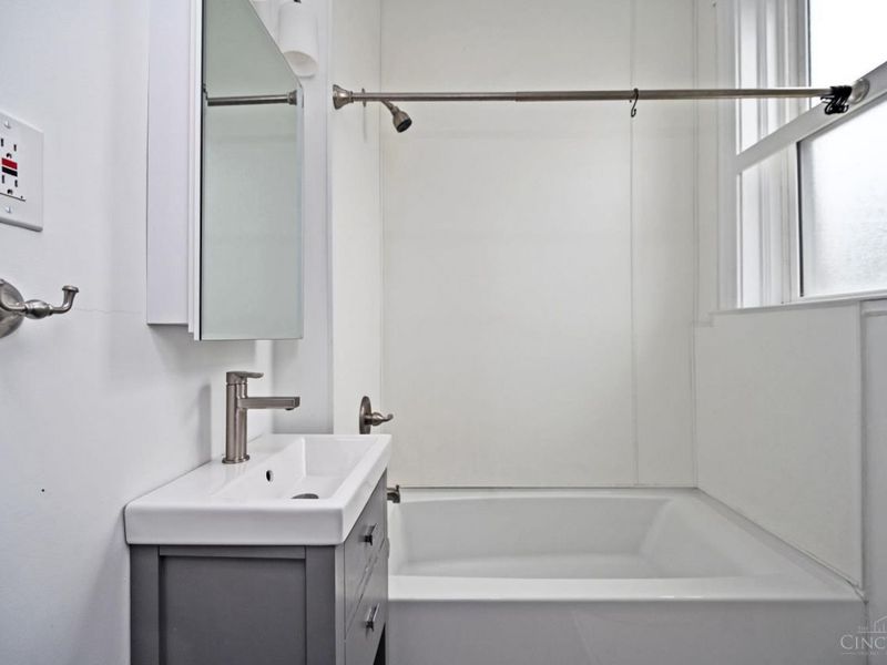 3914 S Madison Avenue, Cincinnati, OH 45212 Photo 60