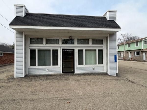 629 Cogswell DRIVE, Silver Lake, WI 53170