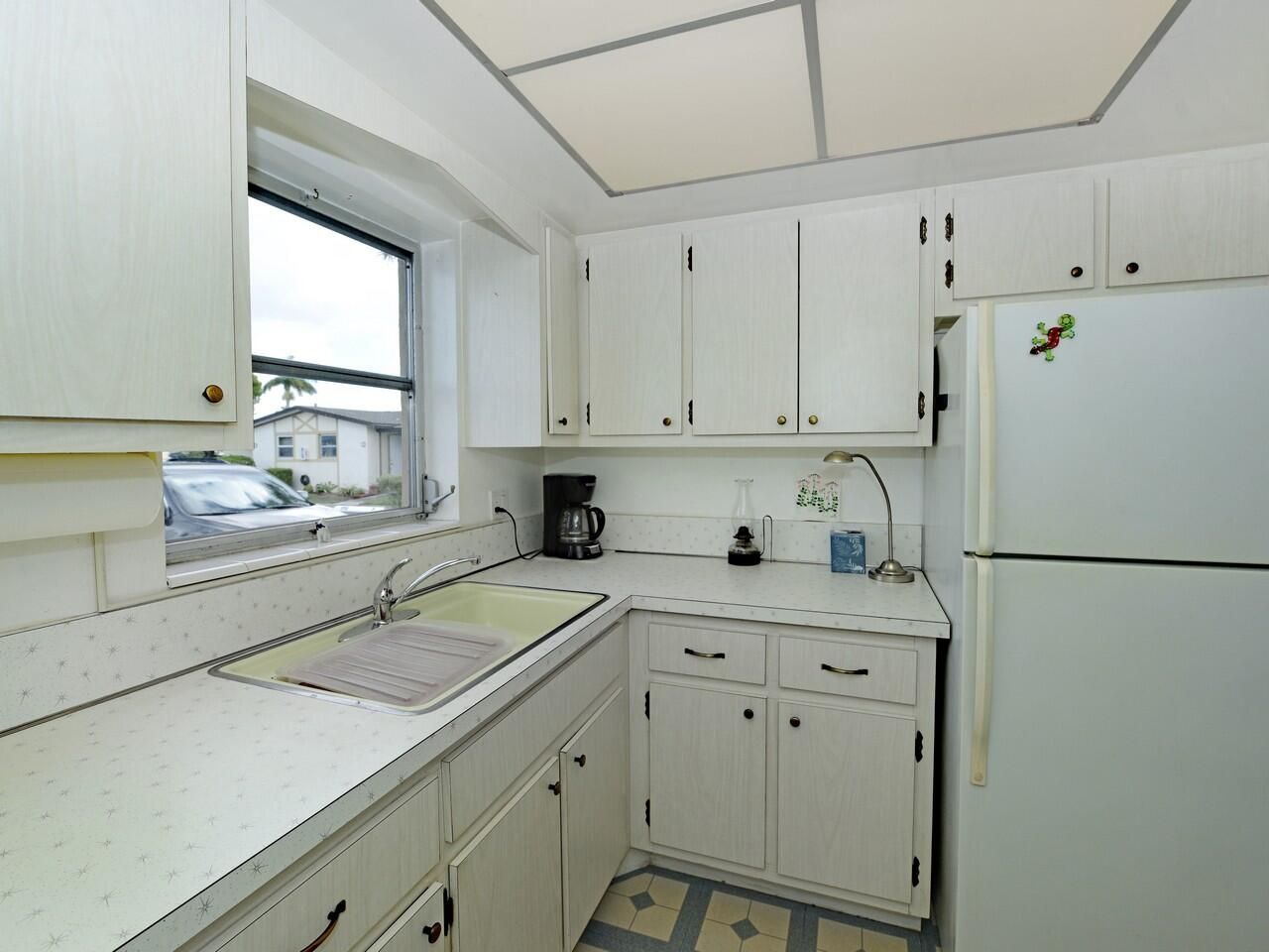 2789 Ashley Drive W, Unit B, West Palm Beach, FL 33415 Photo