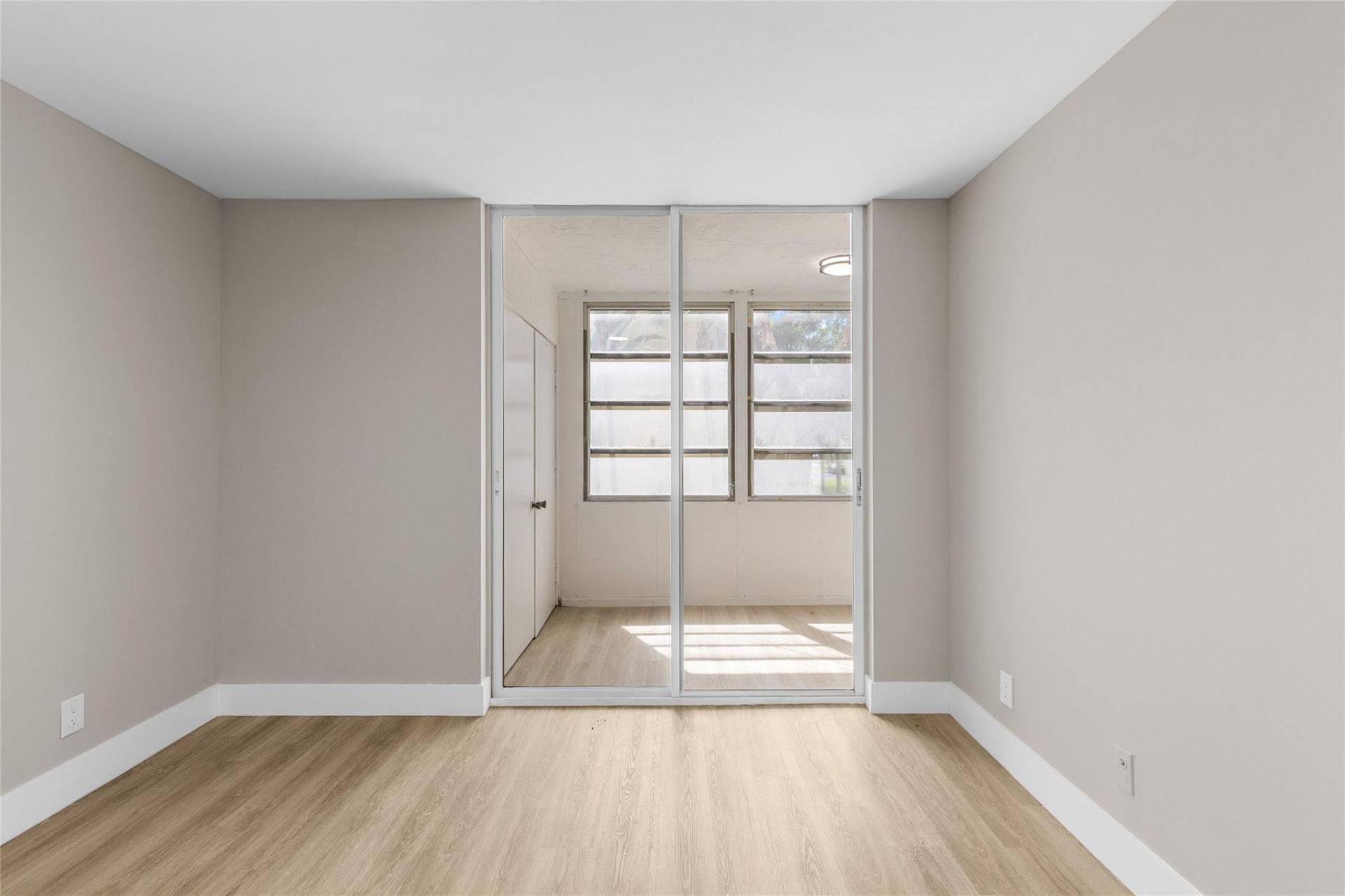 3341 NW 47th Terrace, Unit 210, Lauderdale Lakes, FL 33319 Photo