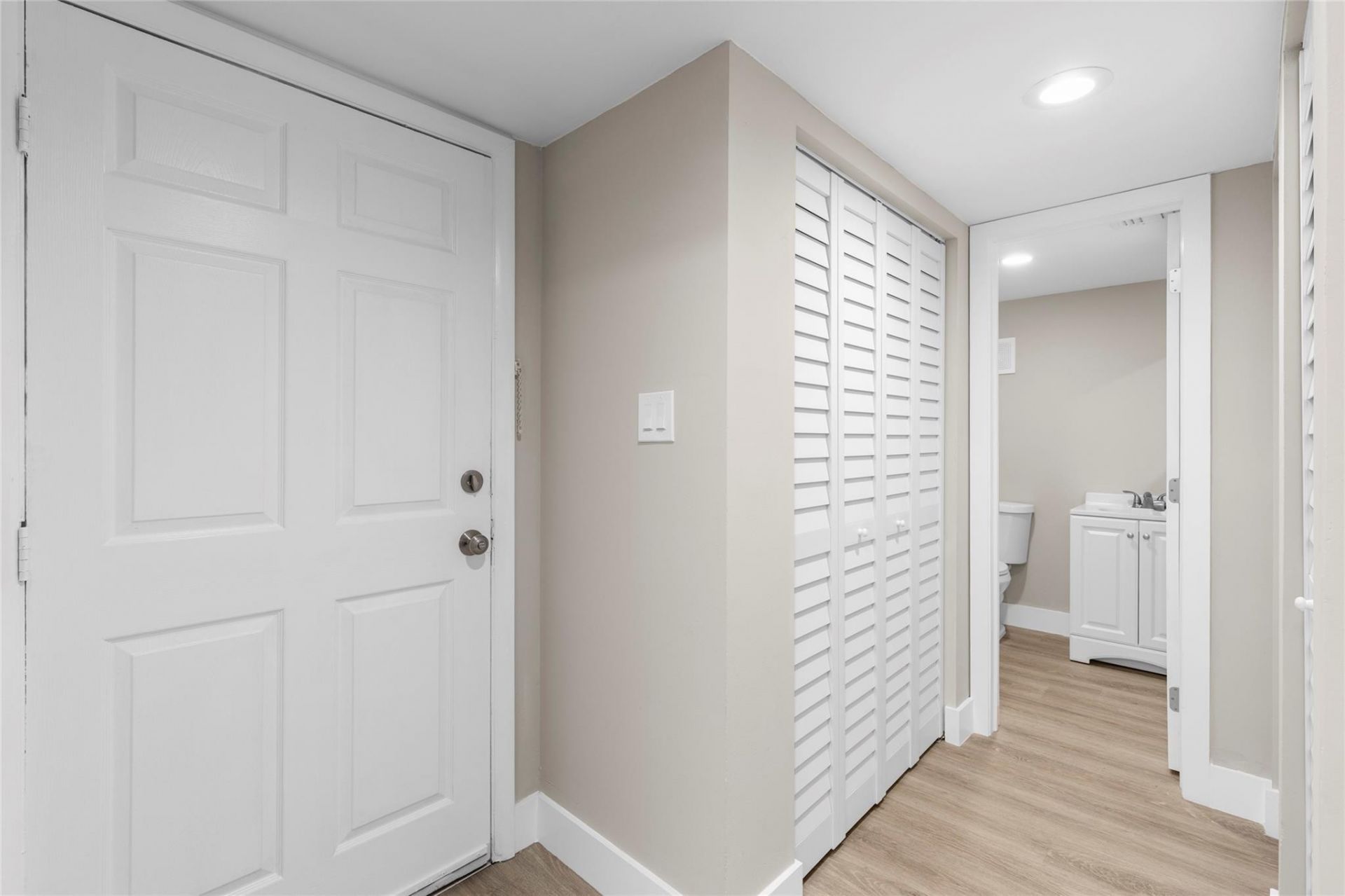 3341 NW 47th Terrace, Unit 210, Lauderdale Lakes, FL 33319 Photo