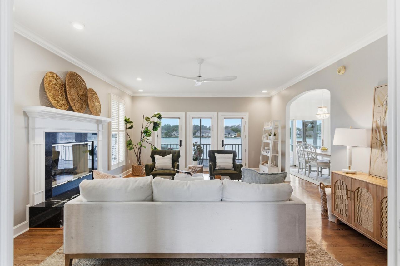 1313 Overcreek Court Photo 9