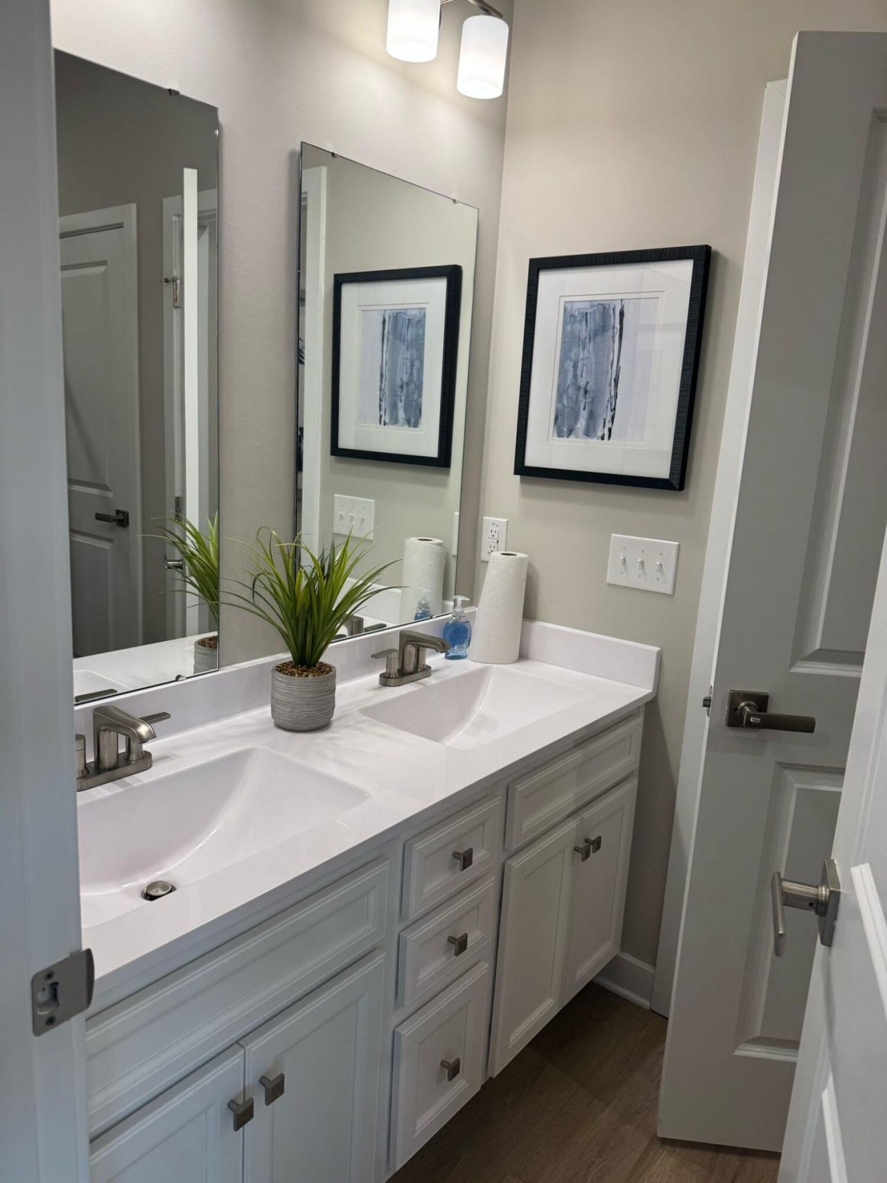 104 Cainwalker Drive Photo 5