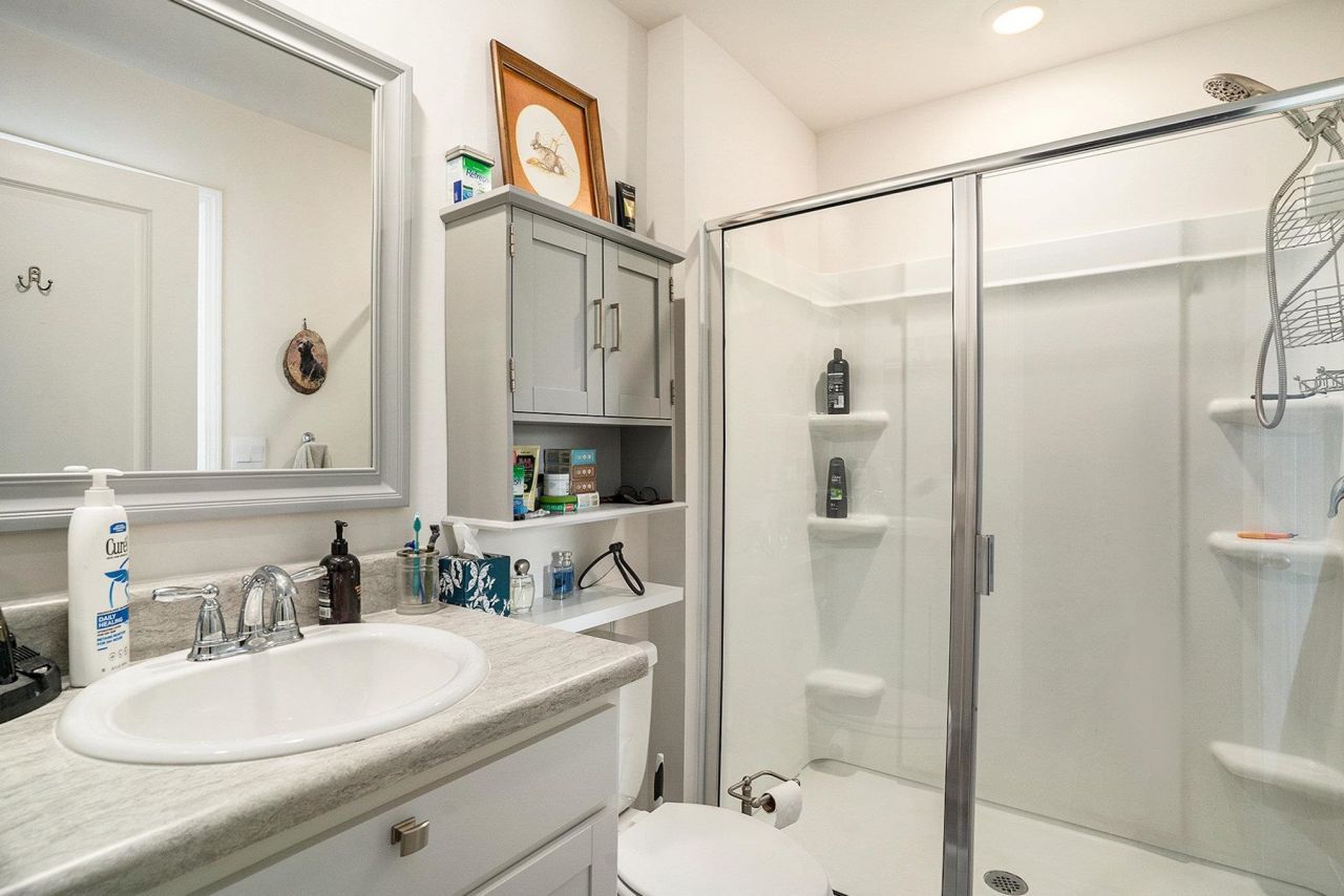 488 Samara Dr. Photo 11