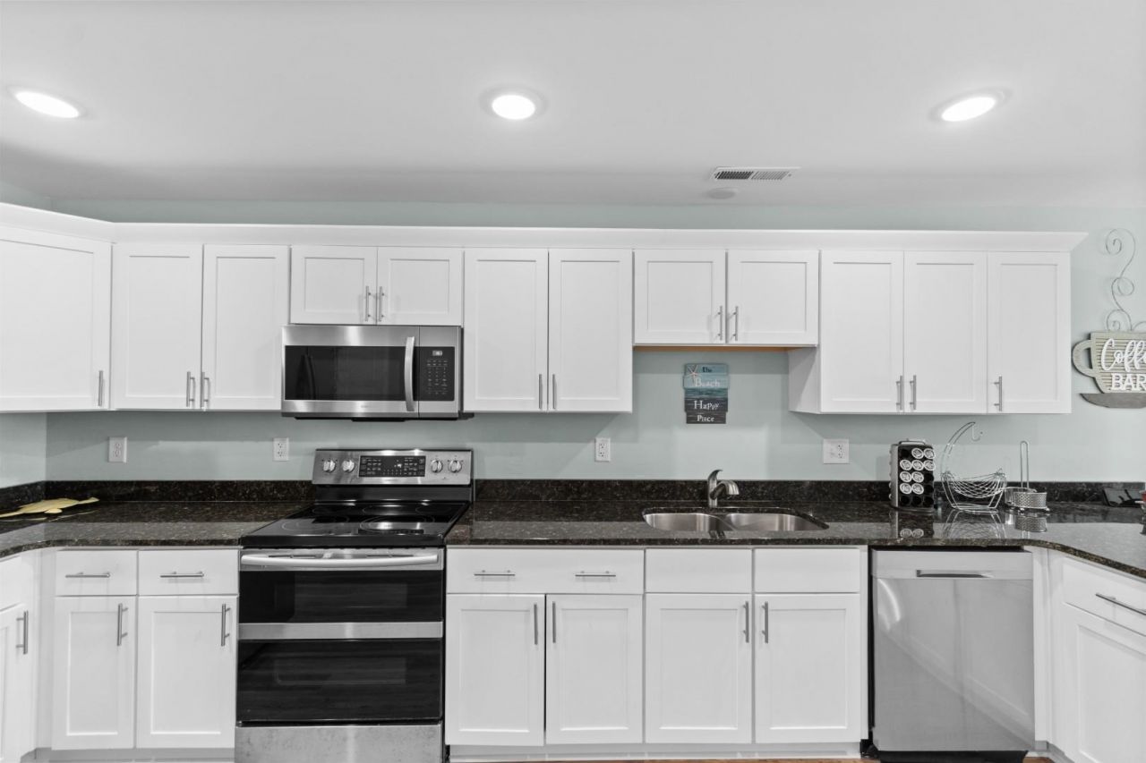 6665 East Sweetbriar Trail Photo 5