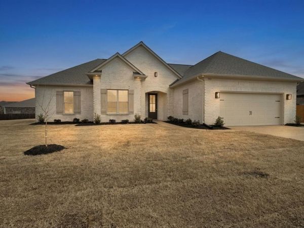 140 OAKLAND RIDGE CV, Oakland, TN 38060