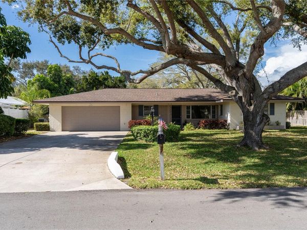 1831 NAUTILUS DRIVE, SARASOTA, FL 34231