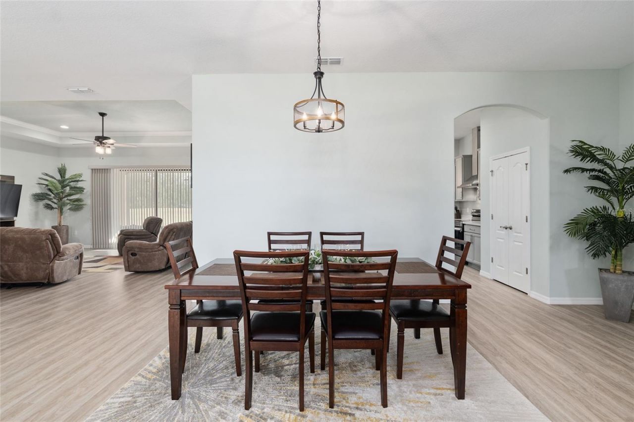 7015 NE 61st Avenue Road , Silver Springs, FL 34488 Photo